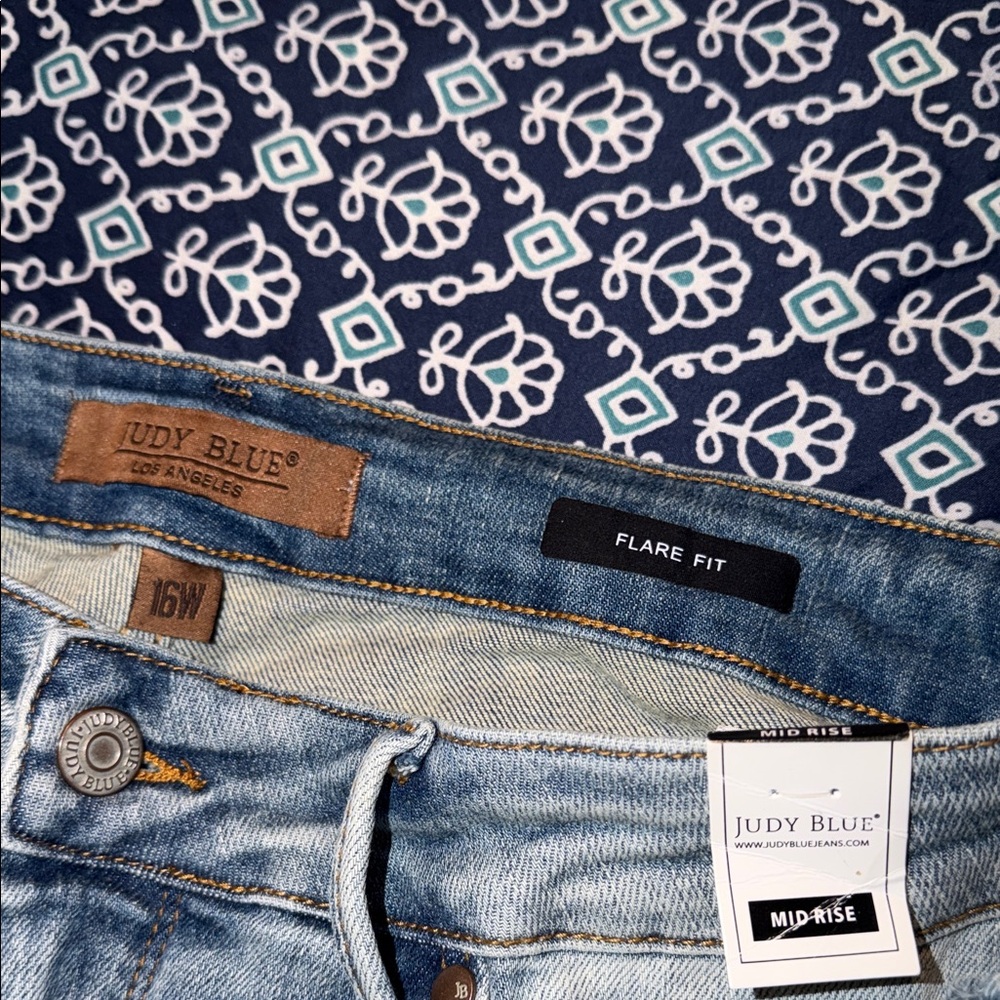 Judy Blue Light Wash Distressed Flare Jeans - Picture 4 of 5